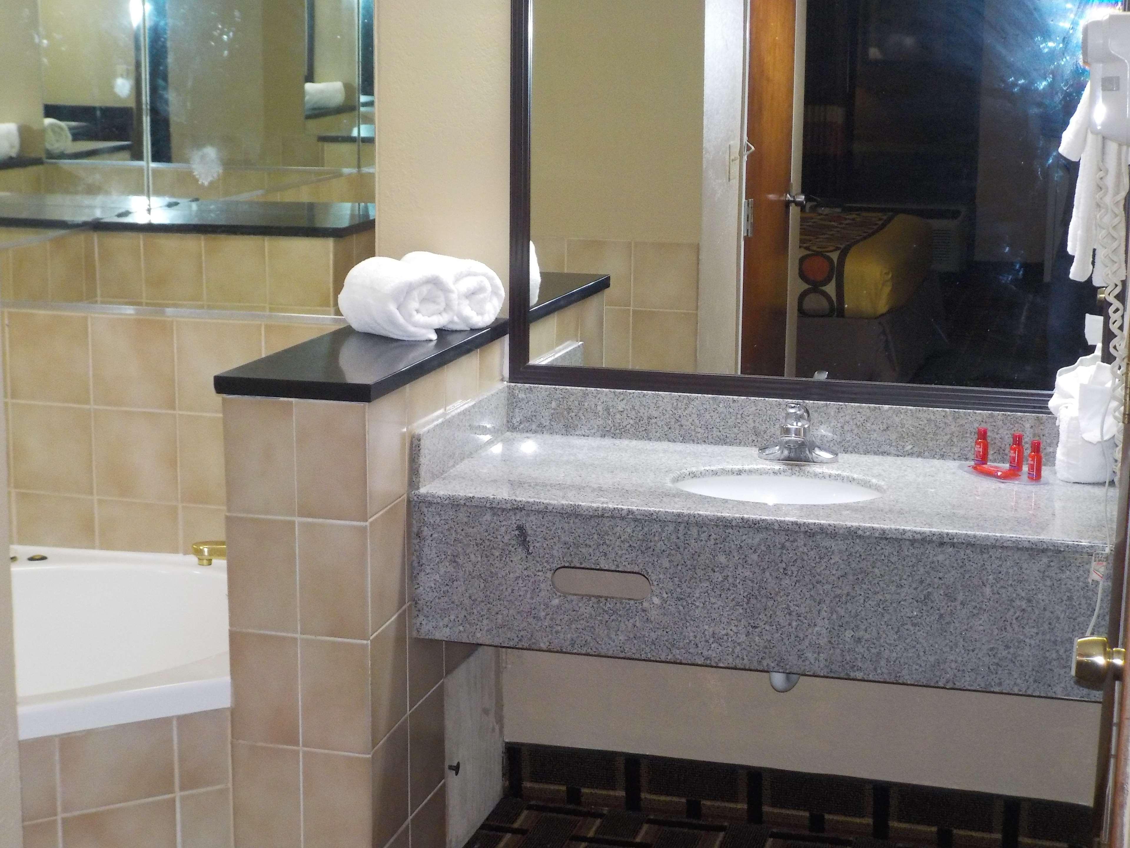 Surestay Hotel By Best Western Lenoir City Exteriör bild