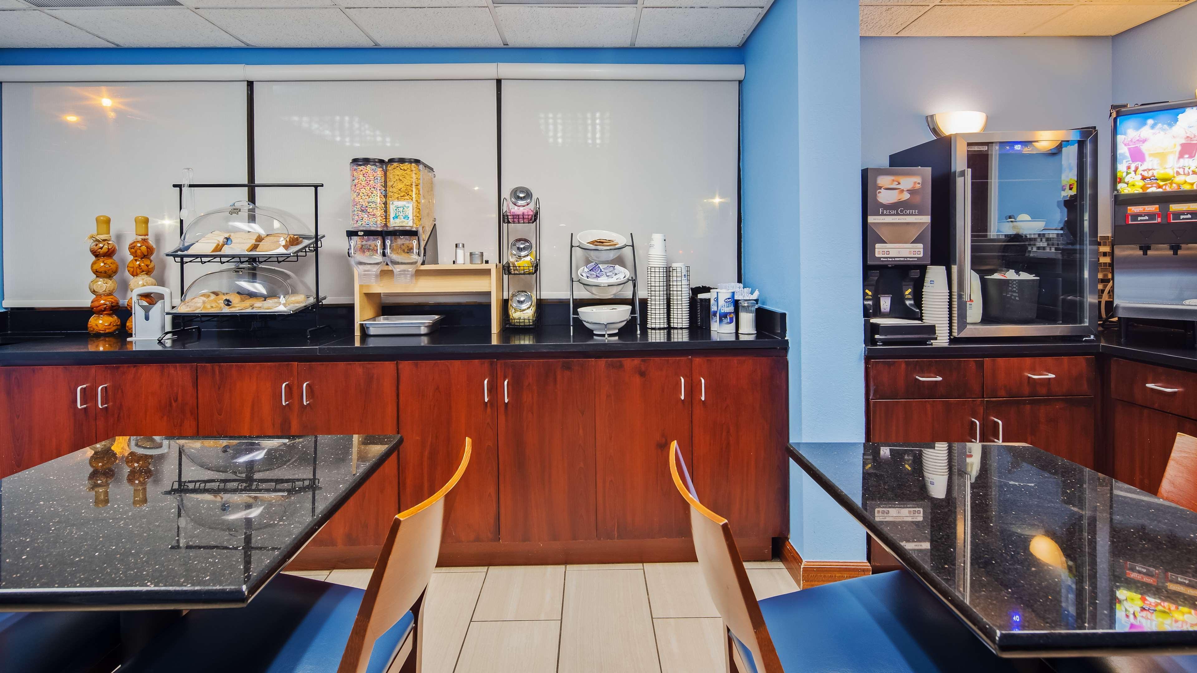 Surestay Hotel By Best Western Lenoir City Exteriör bild